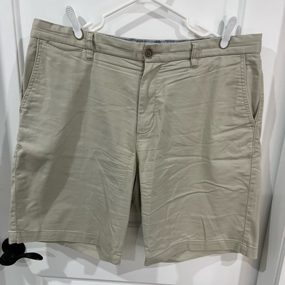 Timmy Bahama Men’s Shorts - Picture 1 of 4